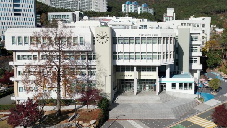23-2. Pusan National University Library(Saebyeokbeol Library-out)