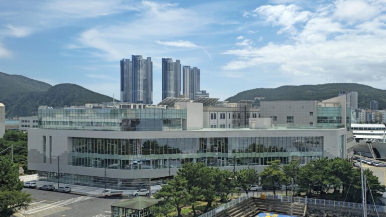 25-3. National Korea Maritime & Ocean University Library(new-out)