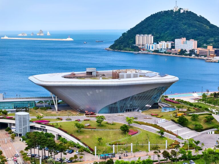 30-1. National Maritime Museum of Korea Maritime Library(out1)